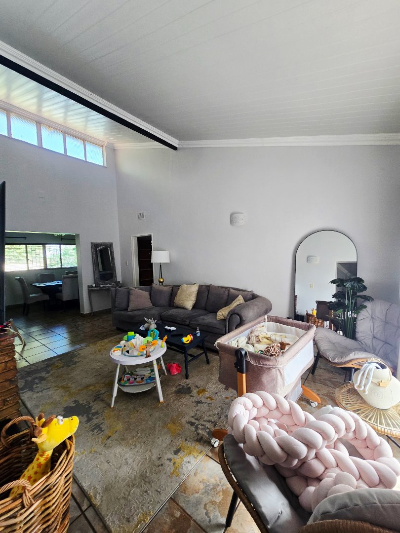 5 Bedroom Property for Sale in Flamwood North West